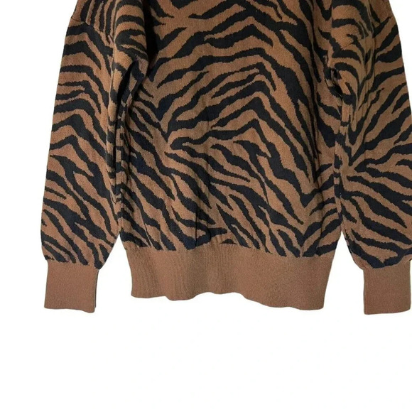 GAP Girls Tiger Print Knit Pullover Crewneck Sweater Medium Black Chestnut Brown - Picture 4 of 5